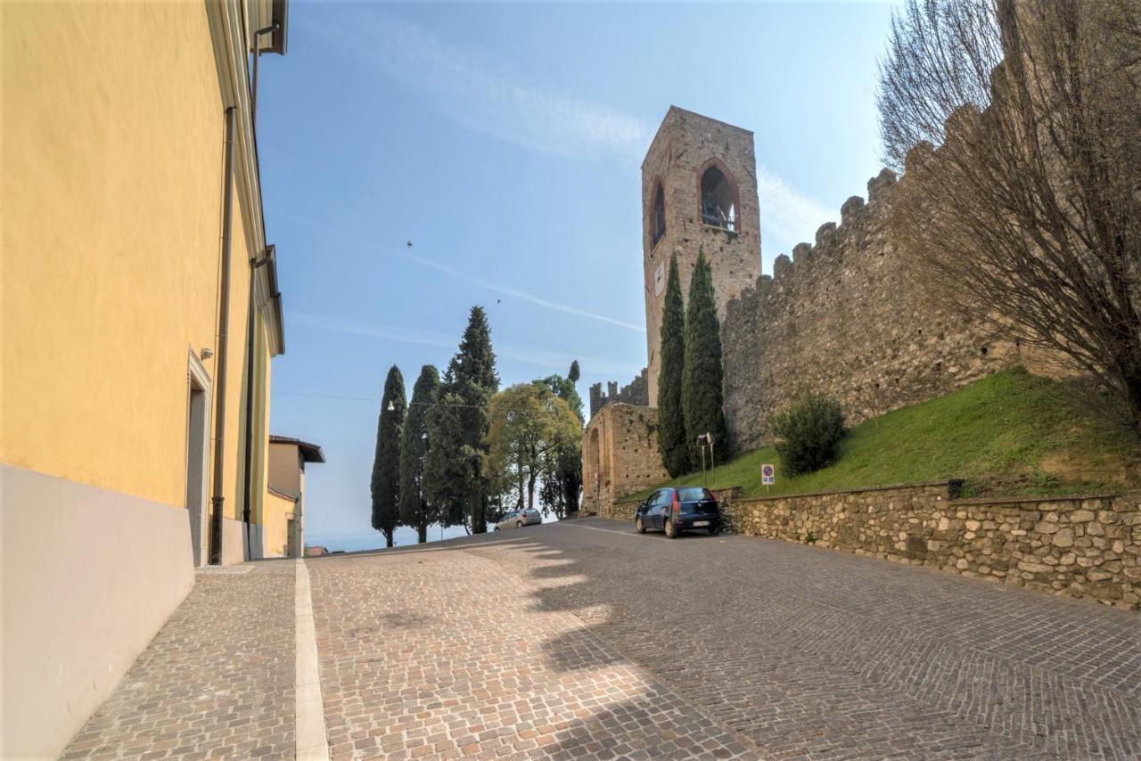 Gardappartamenti Castle Bell Moniga del Garda Екстериор снимка