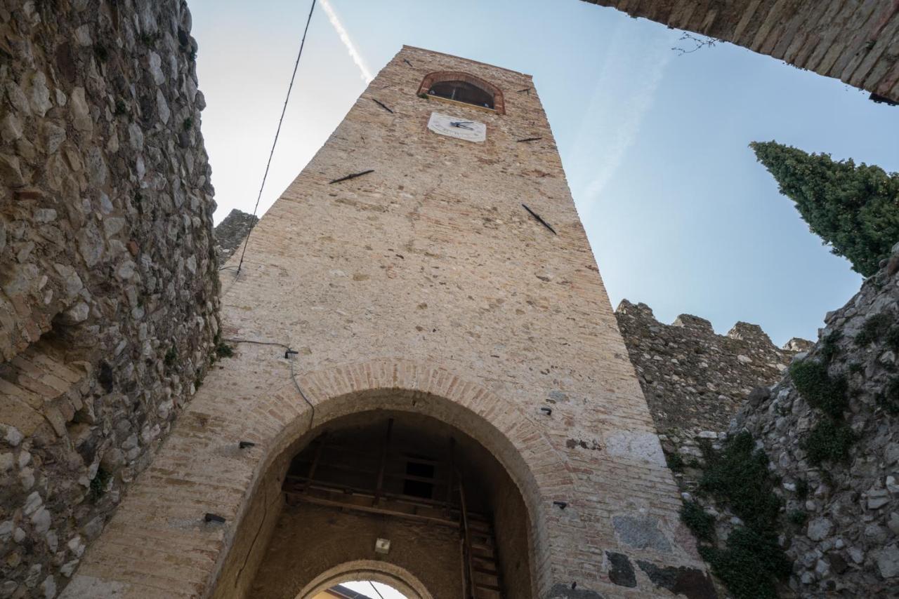 Gardappartamenti Castle Bell Moniga del Garda Екстериор снимка